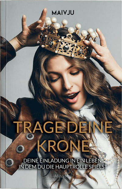 Frau trägt eine goldene Krone mit Perlen, symbolisiert Selbstliebe und innere Stärke, passend zum Th.